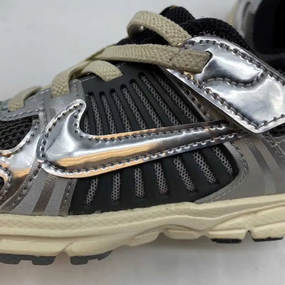 Nike Silver Black Vomero Sneakers | Boys 9T Regular